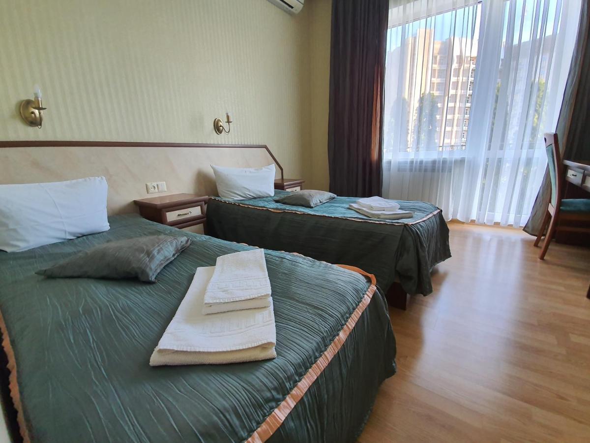 Hermes Resort Hotel With Medical Treatment Truskavets Exteriör bild