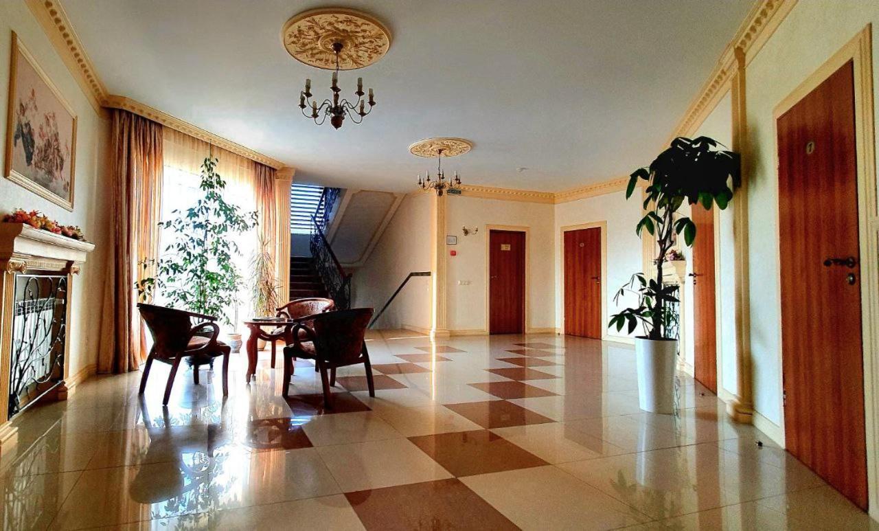 Hermes Resort Hotel With Medical Treatment Truskavets Exteriör bild