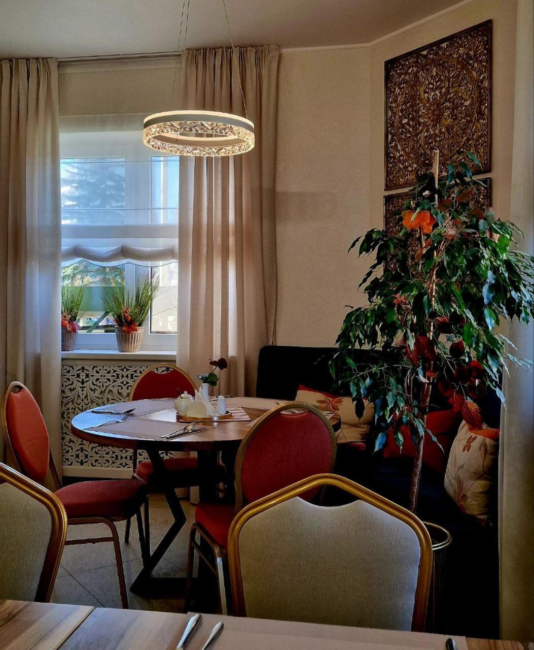 Hermes Resort Hotel With Medical Treatment Truskavets Exteriör bild